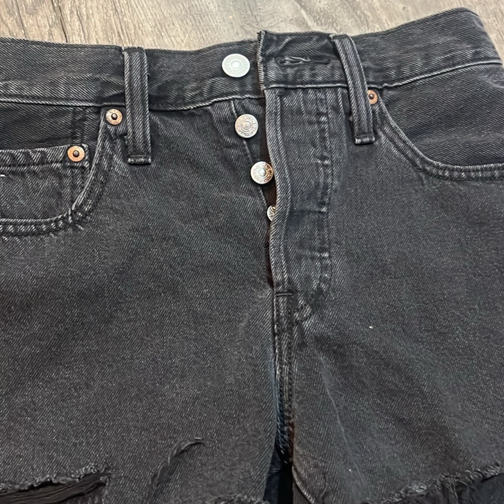 Levi’s black wash cutoff high rise jean shorts size 24 button fly - Picture 2 of 10